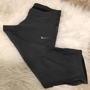 Nike dri-Fit Capri workout pants dark gray size S